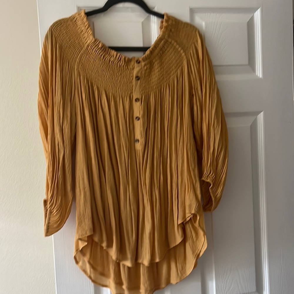 Off shoulder barely worn yellow top